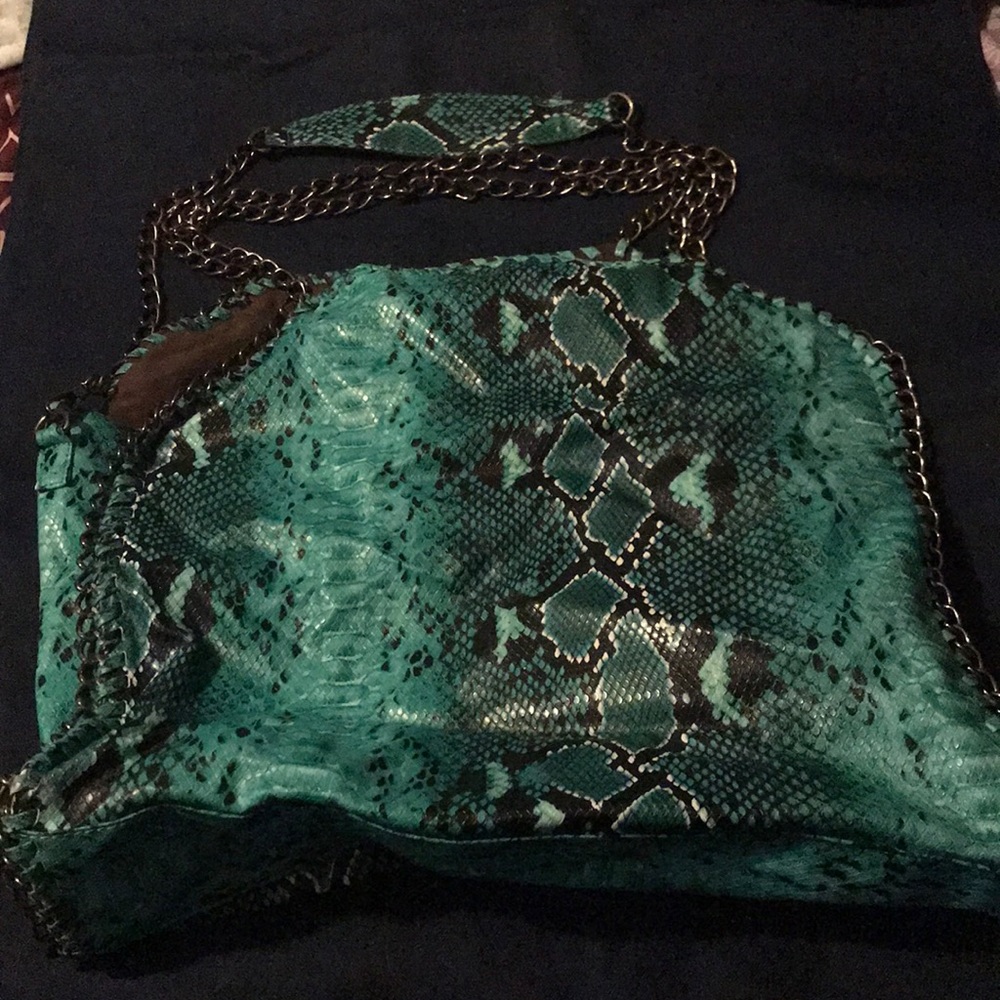 Yoki leather shoulder bag
